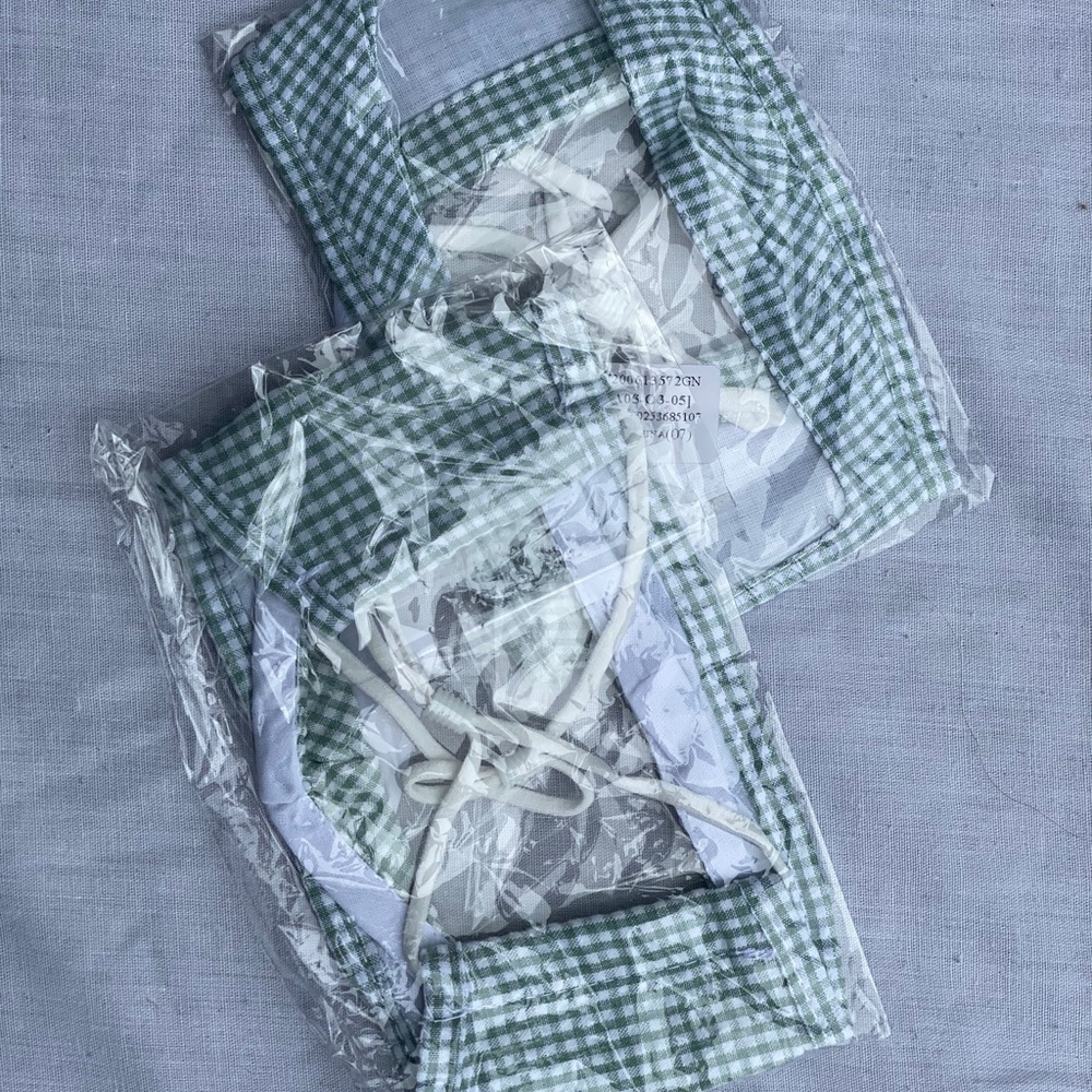 ☘️ 2 pack clear front fashion face covers - Picture 4 of 7